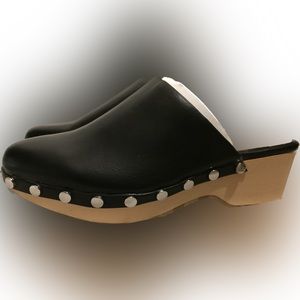Zara size 36 vegan leather clogs (NWT)